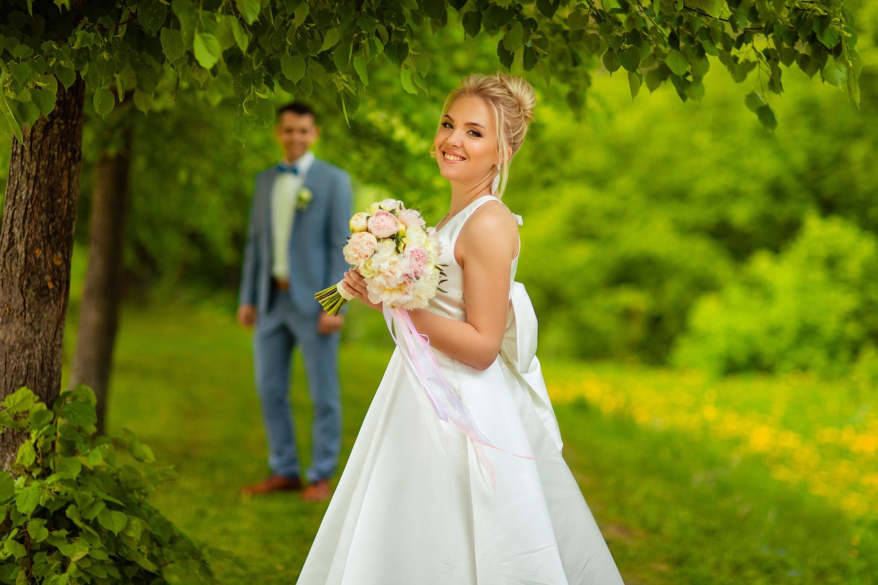 bride, happy, smile, the bride's bouquet, the groom is waiting for, bride, bride, bride, bride, bride